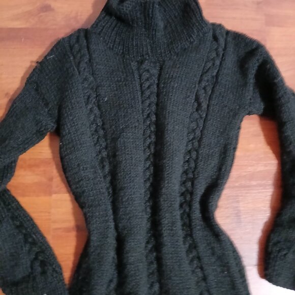 Handknit black dress - Picture 3 of 3